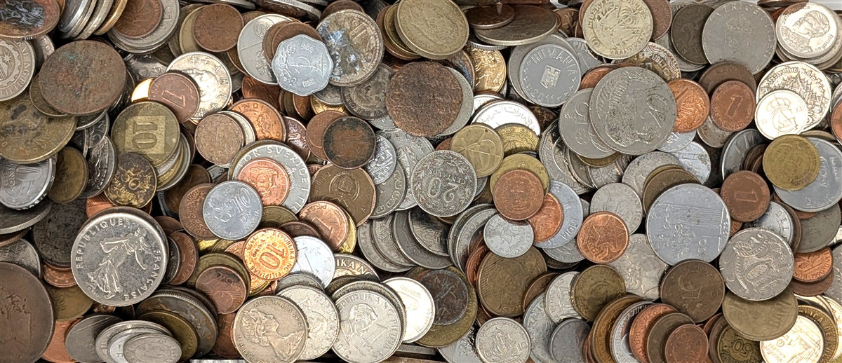 Foreign 1 Pound Mix with 1 Guaranteed Silver Coin - Over 100 Coins - World Coins - Asia, South America, Europe, Australia, India, China, Mexico